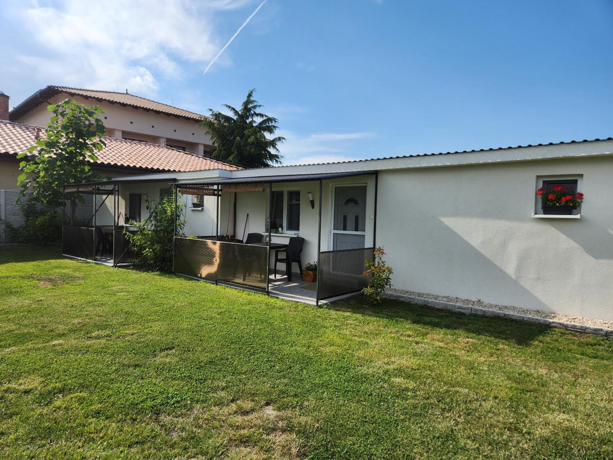 Melanie Apartman Velky Meder Exterior photo